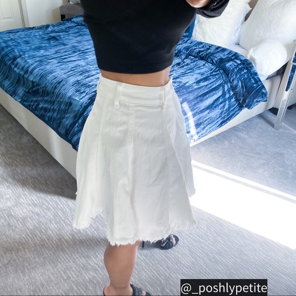 White denim raw cut hem mini skirt - Picture 11 of 16